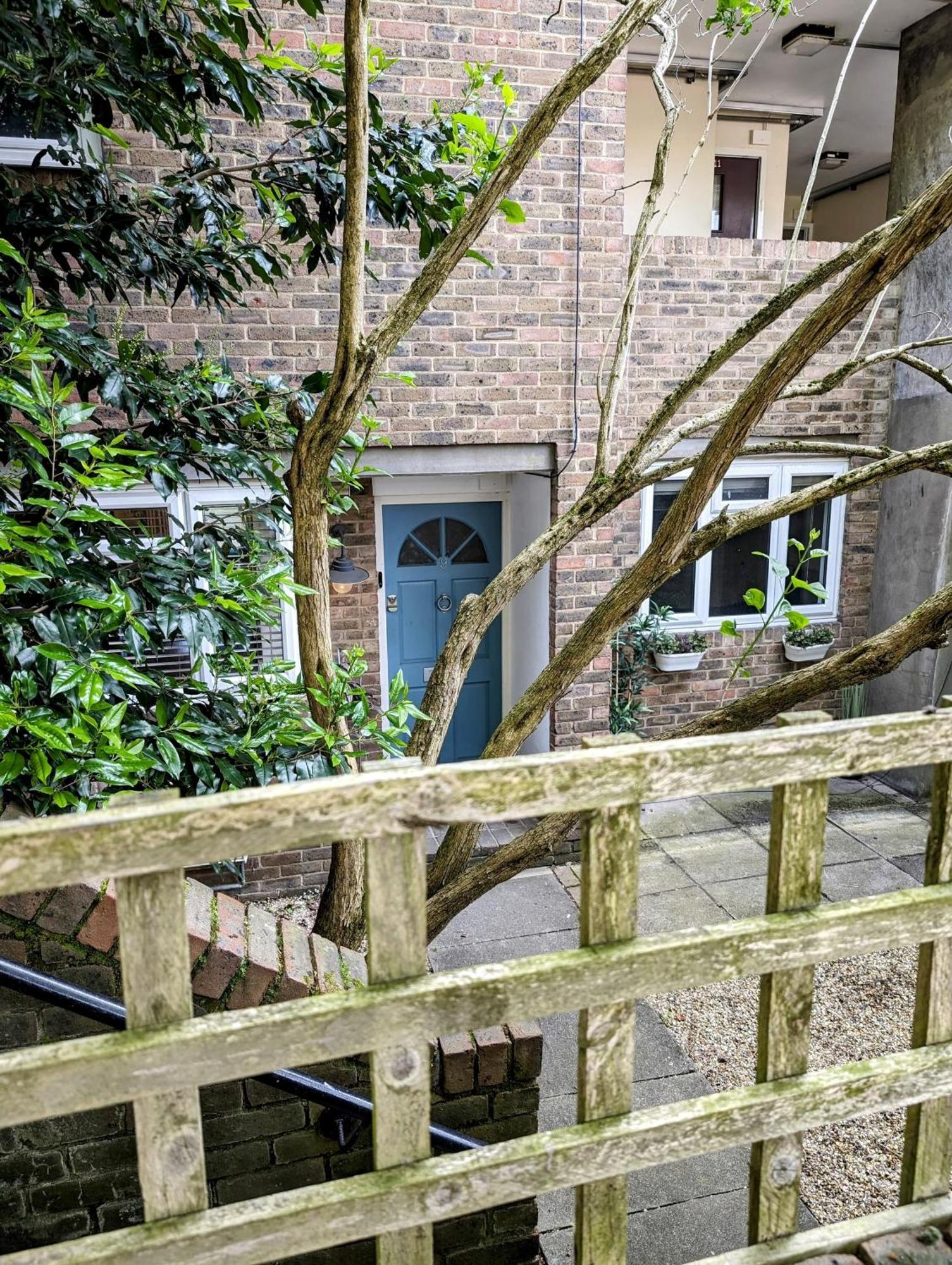 Modern Well Presented With Garden Appartamento