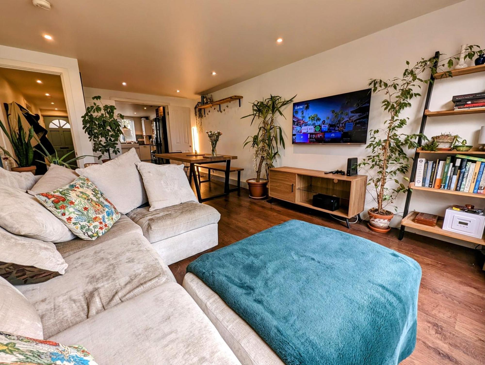 Appartamento Modern Well Presented With Garden